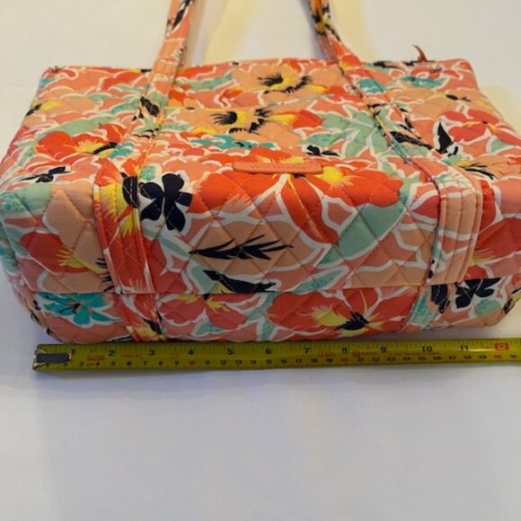 VERA BRADLEY | Rainforest Lily Coral Pattern Tote-Like NEW! - Picture 13 of 16